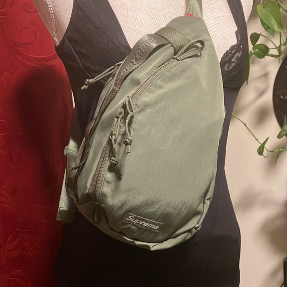 🔥 Authentic Supreme FW20 Olive Shoulder Bag Sling UNISEX - Picture 3 of 11
